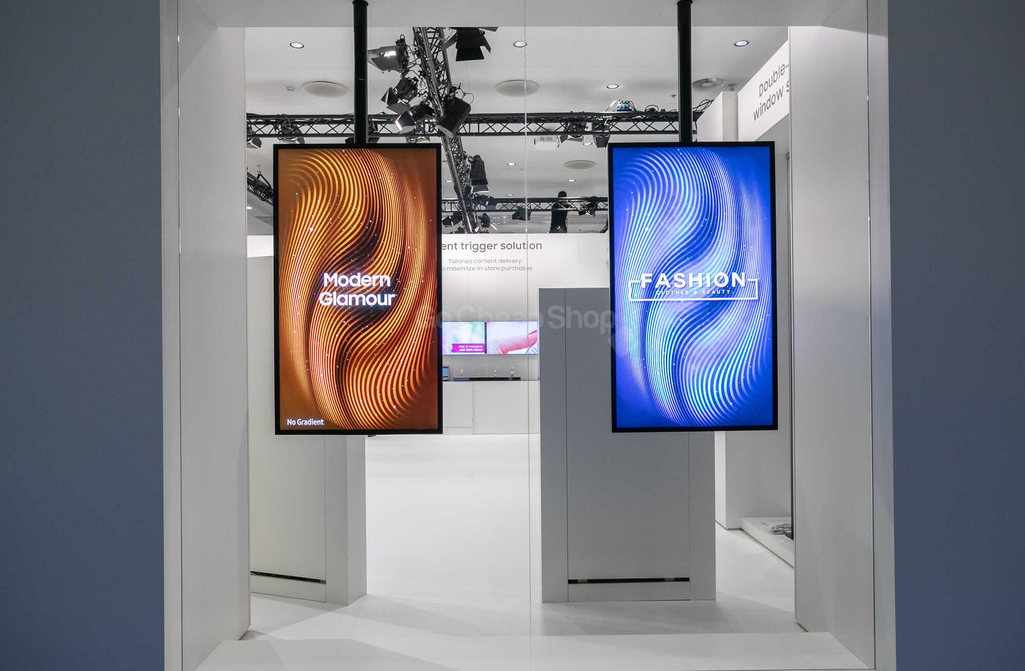 /uploads/images/listings/2000x2000/c85021_ab2c10QBCSamsungDigitalSignage01.jpg